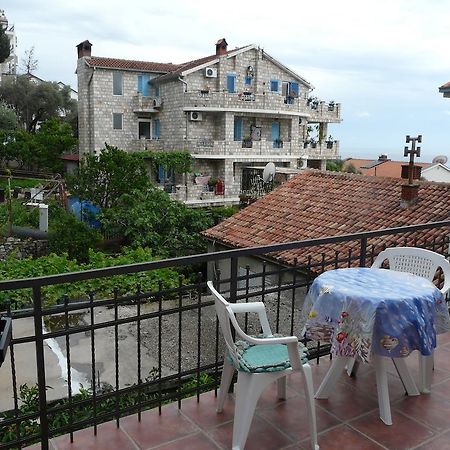 Guest House Zivkovic Sveti Stefan Bagian luar foto