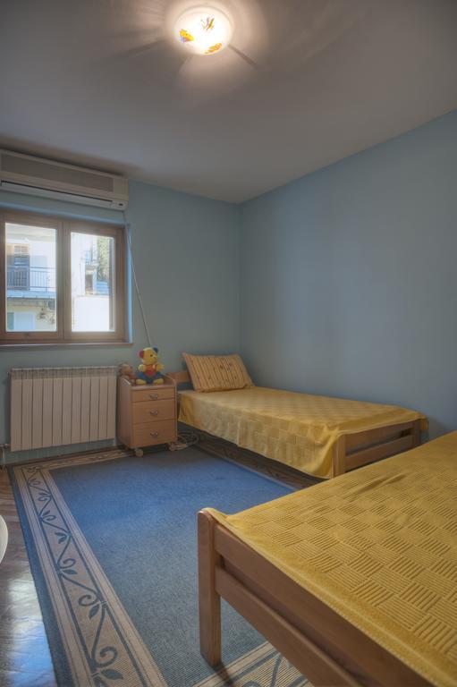 Guest House Zivkovic Sveti Stefan Bagian luar foto