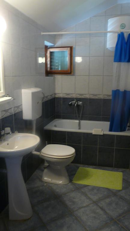 Guest House Zivkovic Sveti Stefan Ruang foto