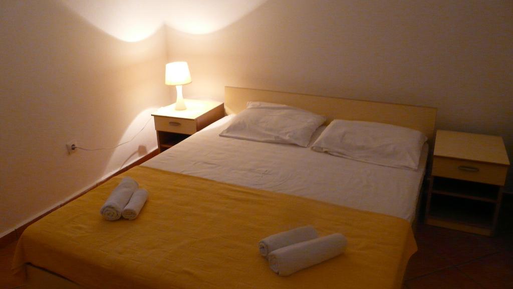Guest House Zivkovic Sveti Stefan Bagian luar foto