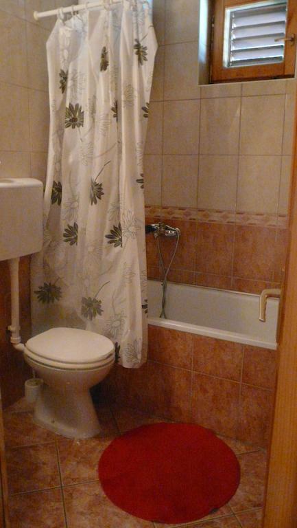 Guest House Zivkovic Sveti Stefan Ruang foto