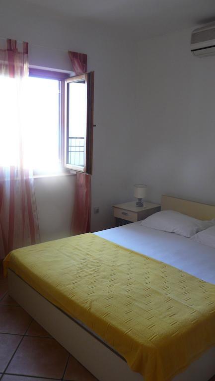 Guest House Zivkovic Sveti Stefan Bagian luar foto