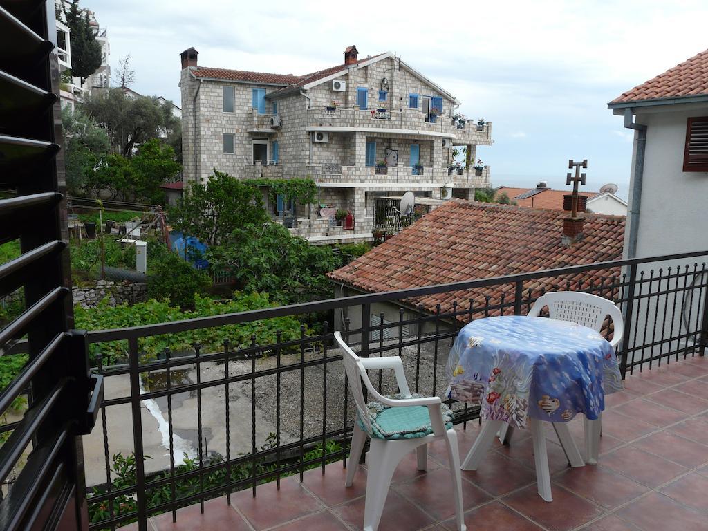 Guest House Zivkovic Sveti Stefan Bagian luar foto