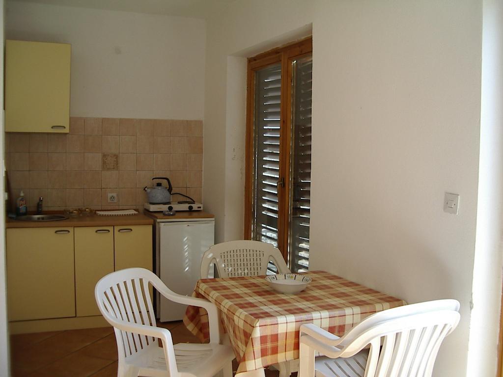 Guest House Zivkovic Sveti Stefan Bagian luar foto