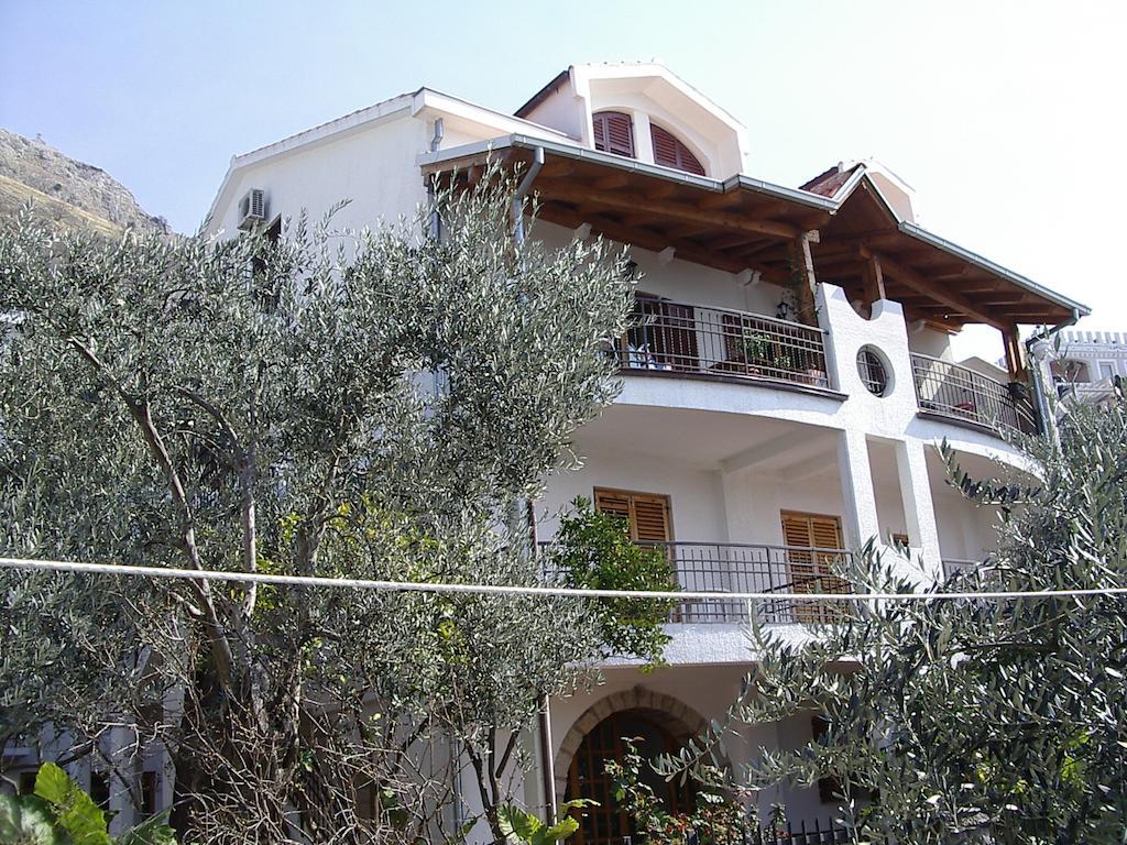Guest House Zivkovic Sveti Stefan Bagian luar foto